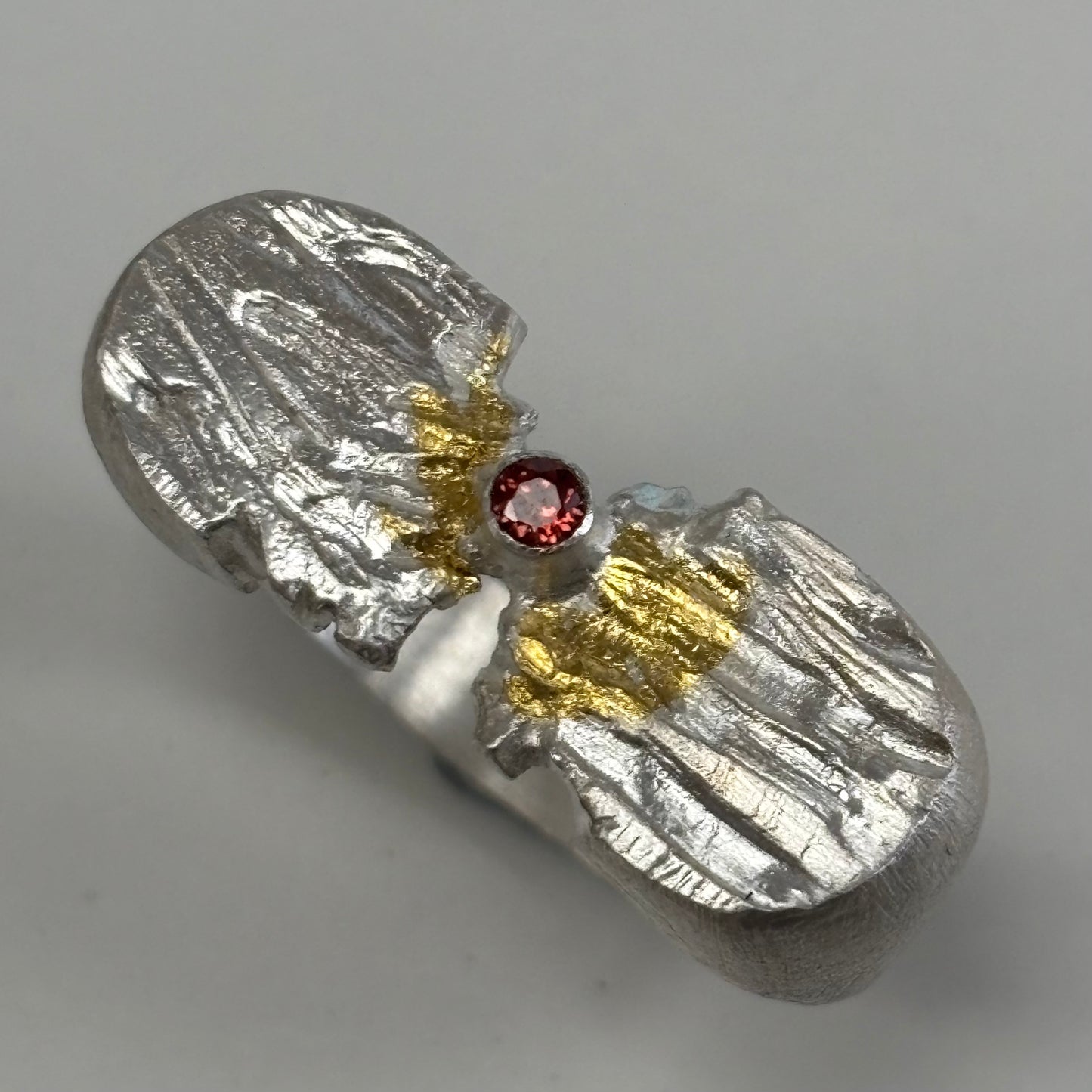 Sterling silver & 24ct gold textured ring with garnet