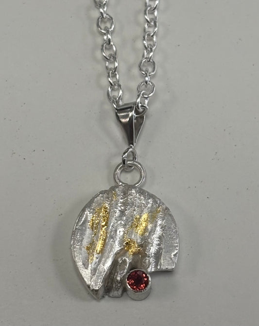 Sterling silver & 24ct gold pendant with garnet