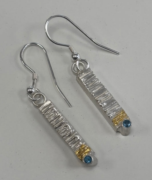 Sterling silver & 24ct gold textured drop earrings.