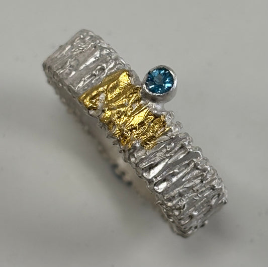 Sterling silver & 24ct gold textured ring.
